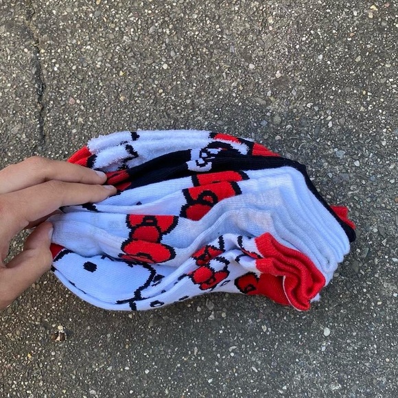 Hello kitty socks 5 pair - Picture 3 of 4